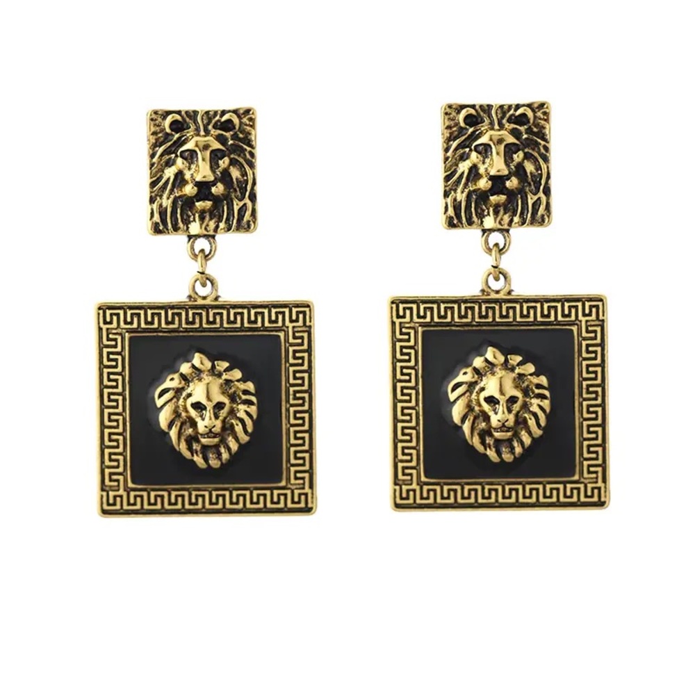 COPY - Lion chain and earrings set
